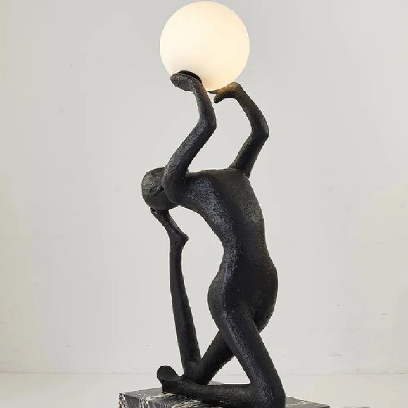 Statue/statues Grace with ball statue, shining - STV05-145
